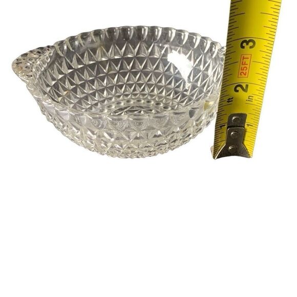 Vintage Crystal Cut Double Handle Bowl Elegant Perfect for Candy Keys and More - Picture 9 of 9